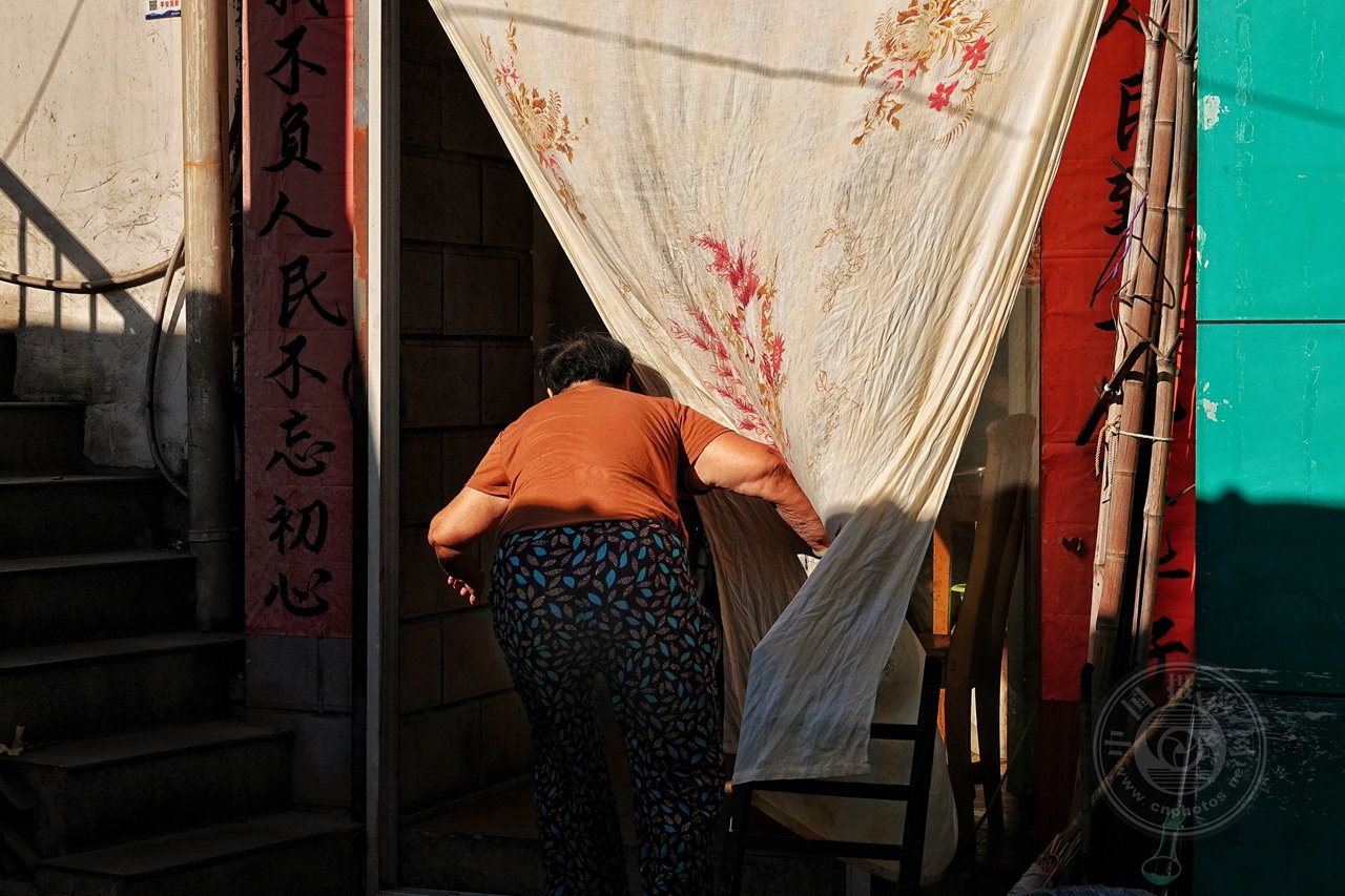 中国摄影网签约摄影师梅剑明《弄堂碎片》 第 22 张