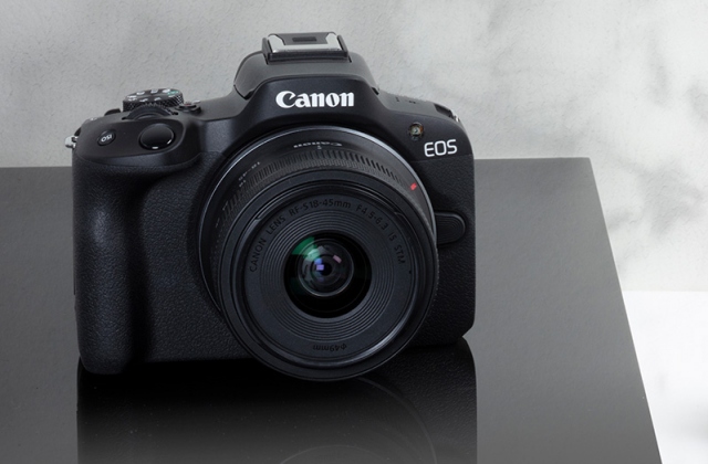 佳能Canon 最輕的專微相機——EOS R50